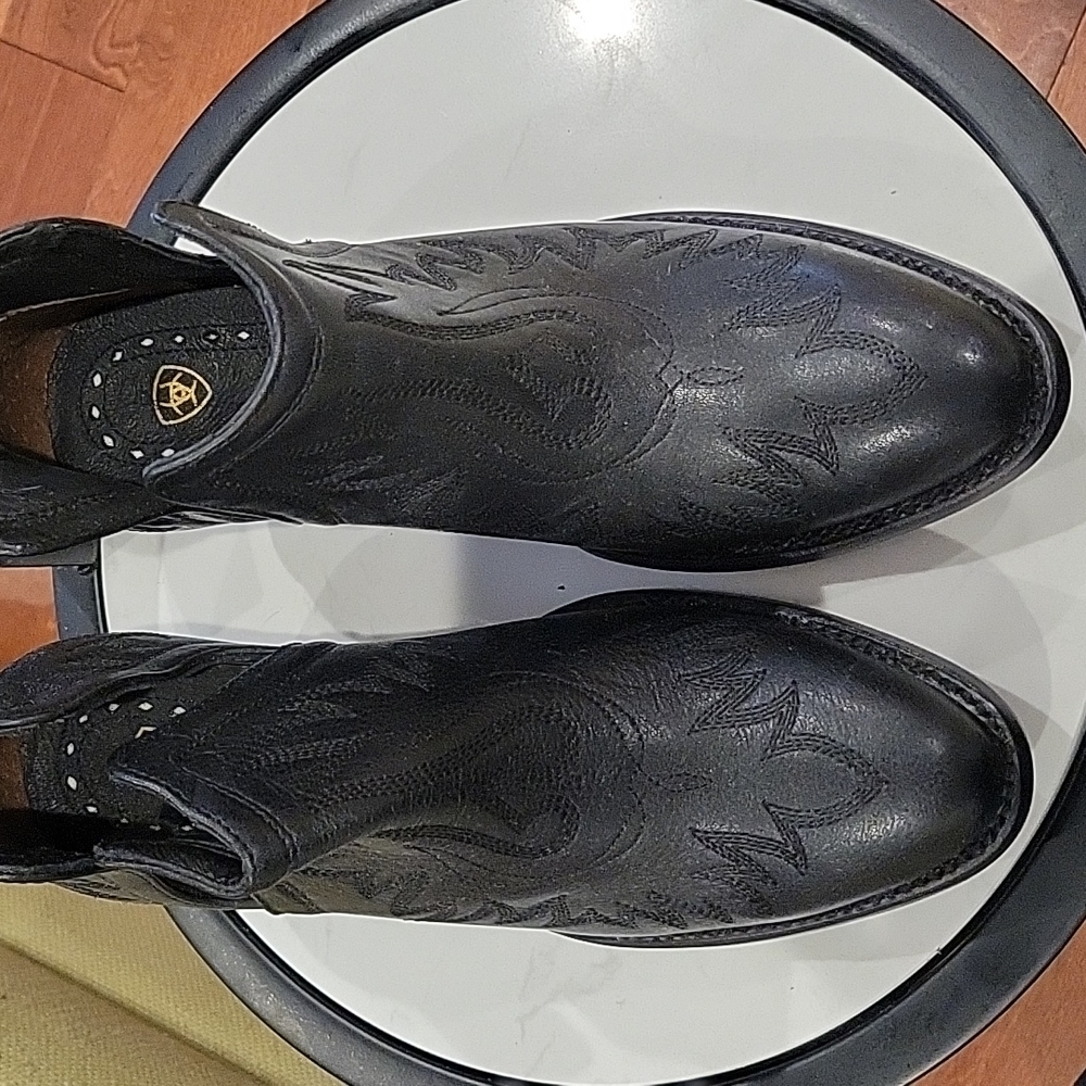 Ariat boots for womans